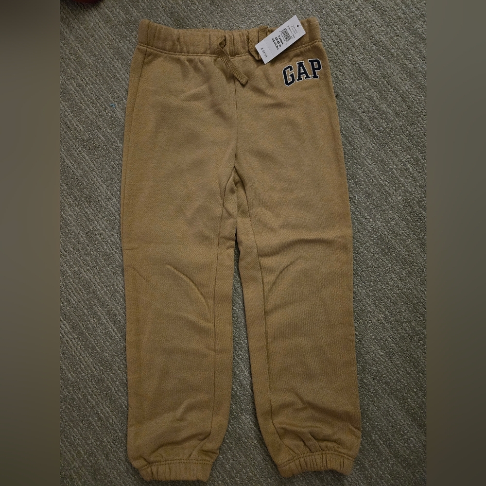 NEW! GAP Kids Kahki Jogger Sweatpants ( Sz: 5yrs)